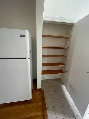 Rented by Delmark Realty LLC | media 21