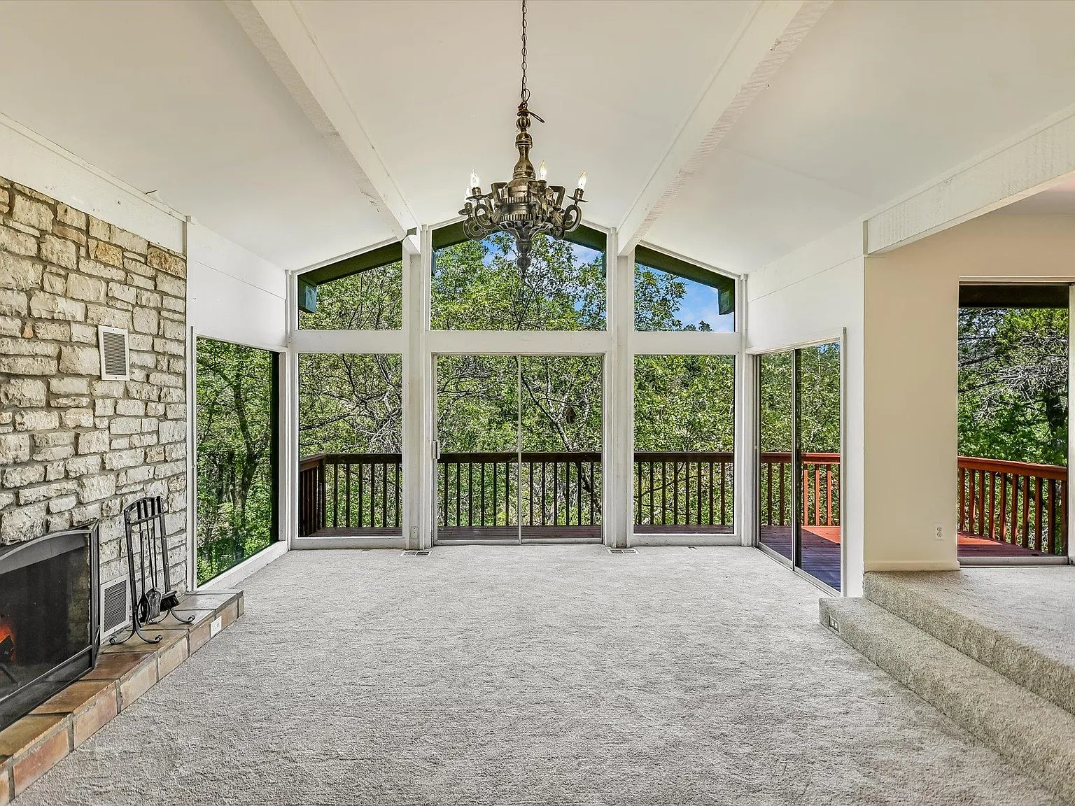 4 bed, 3.0 bath, 2970 sqft, $4,750 — Photo 2