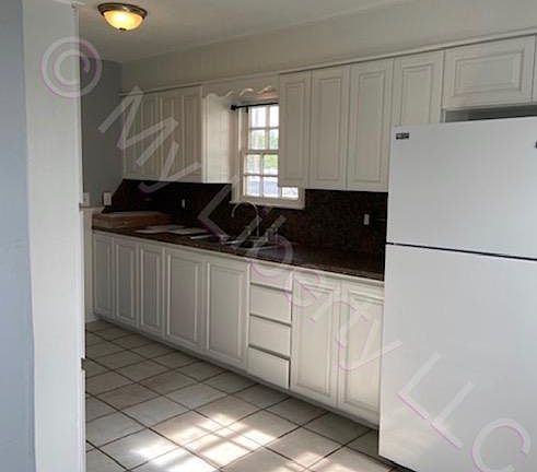 4th image of 1215 Private Road 7670