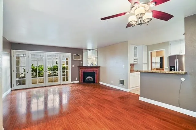 Building Photo - 360 S Euclid Ave #119