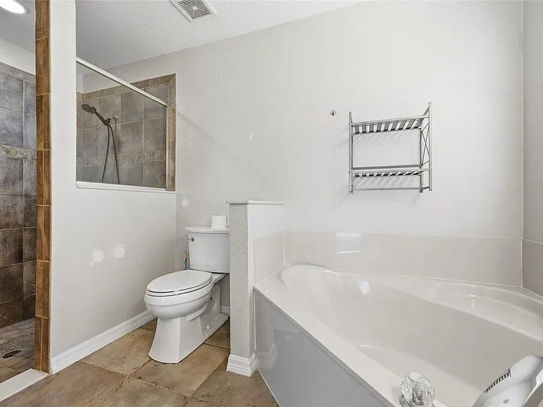 21395 NW 39th Ct — Photo 12
