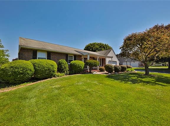 5th image of 1347 Camelot Dr