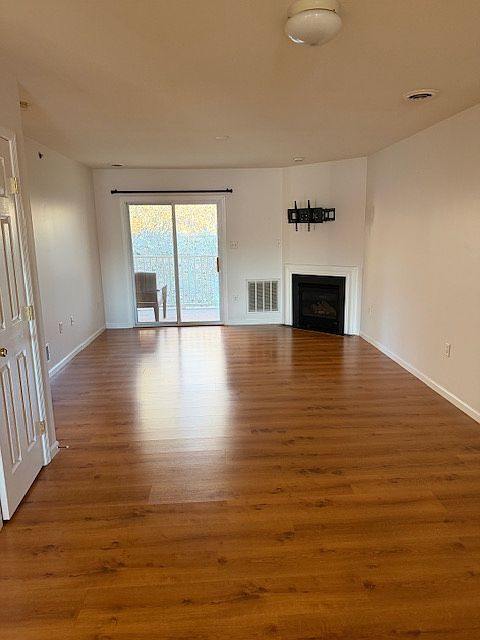 1st image of 100 Christine Dr #100