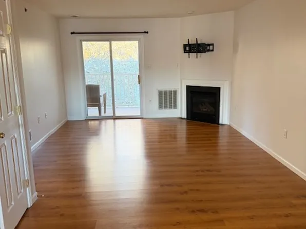 100 Christine Dr #100, Reading, PA 19606