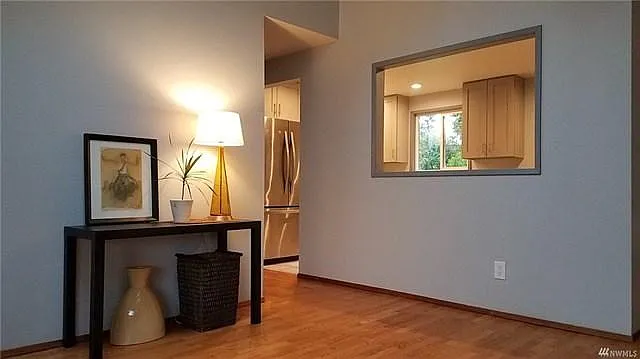 Open kitchen model with mini bar