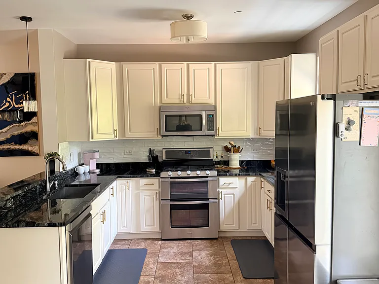 172 N East River Rd — Photo 14