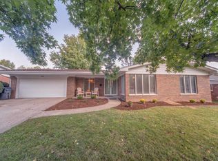 405 Rosewood Dr, Belleville, IL