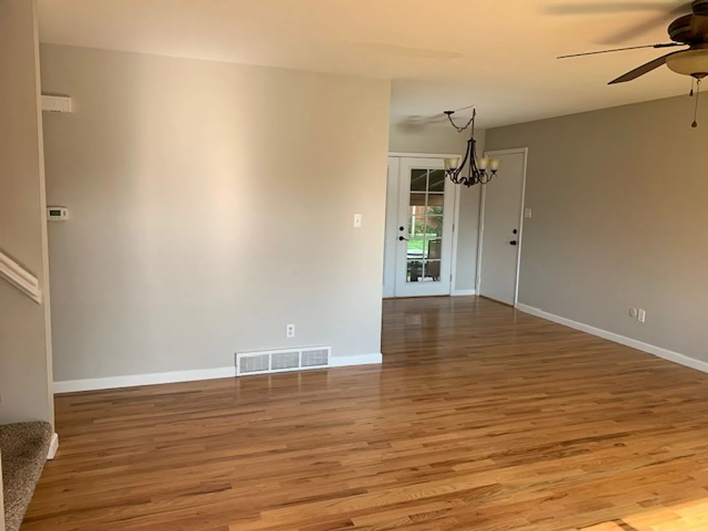 Coming Soon Beautiful 4 Bedroom Quad Level Located In Buffalo Ridge — Photo 4