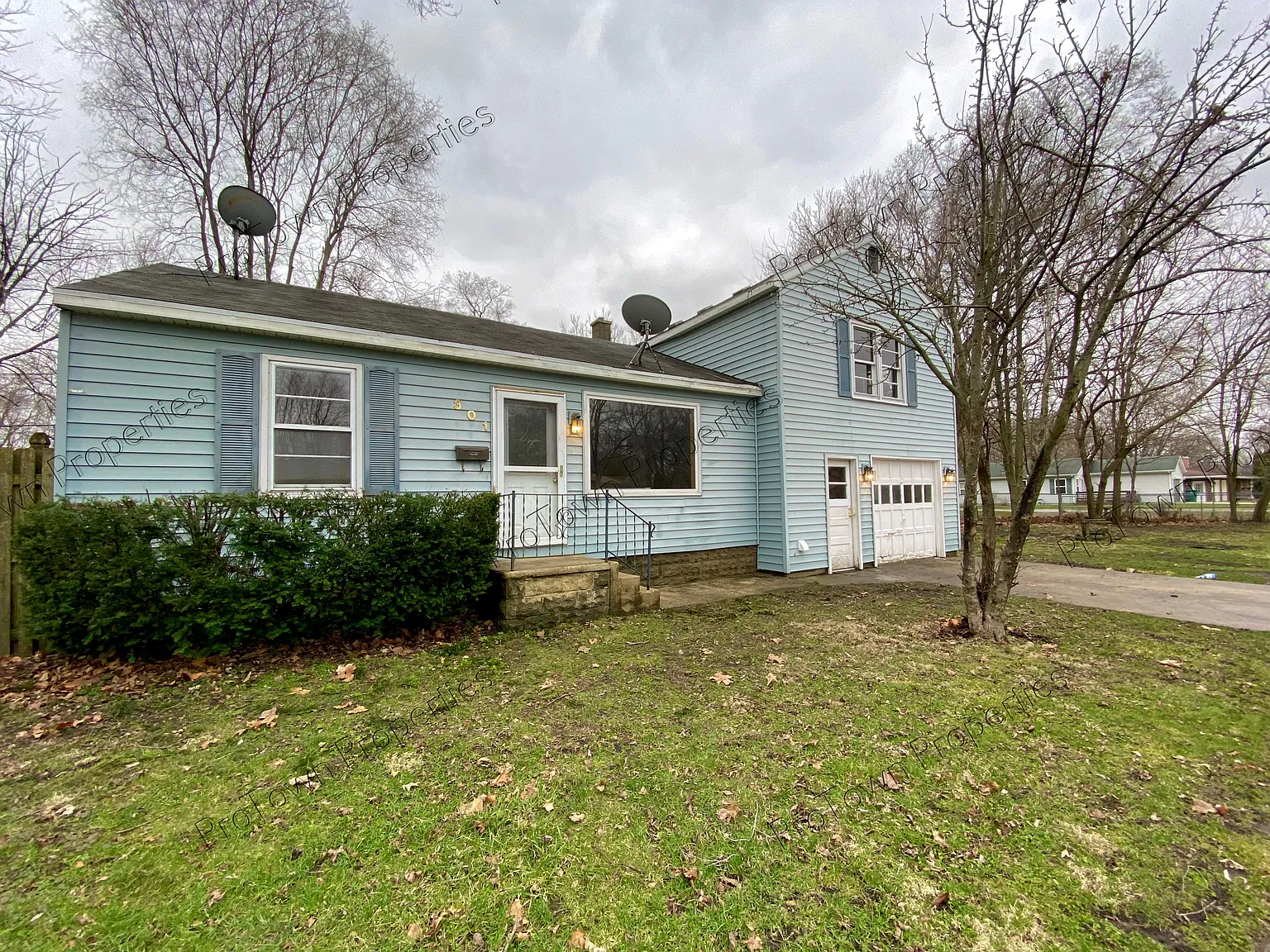301 E Kankakee River Dr photo 1