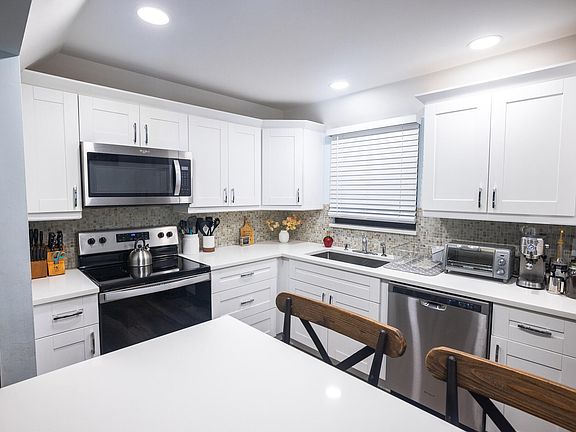 2nd image of 50 SE 12TH Street #2330