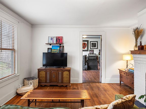 5th image of 302 Paris Mountain Ave