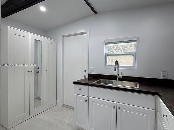 3rd image of 1400 SW 29th Ave #2