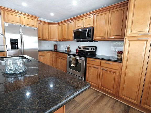 4th image of 6018 N 49th St