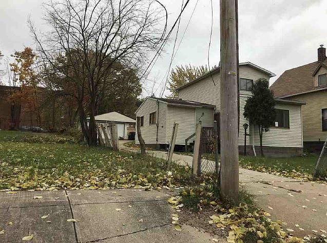 2nd image of 10904 Shale Ave