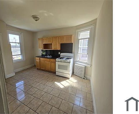 2nd image of 219 W Loudon St #2