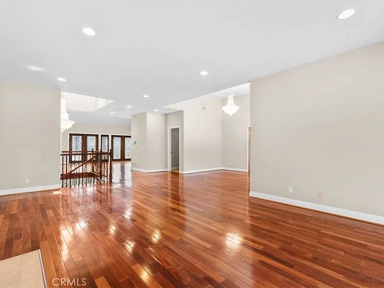 540 W 25th St — Photo 6