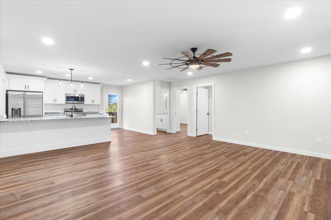 next background image