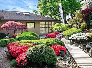 1702 99th Ave NE, Bellevue, WA 98004