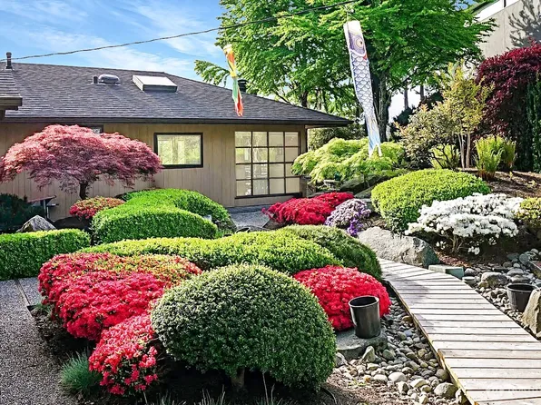 1702 99th Avenue NE, Bellevue, WA 98004