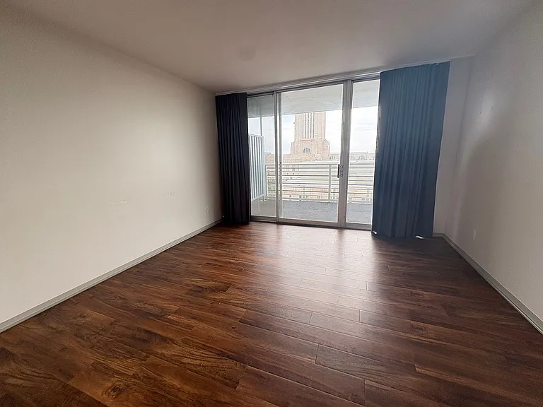 Sky Park Apartments — Photo 52