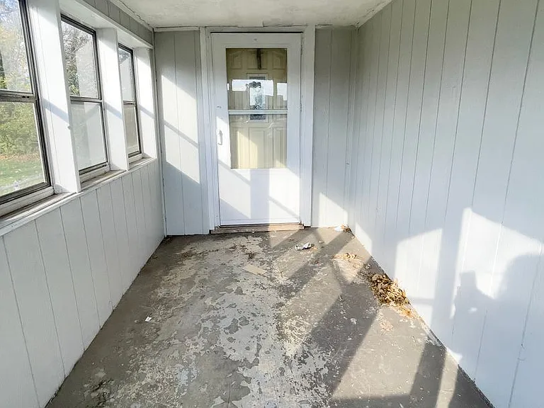 1014 E Adams St — Photo 2