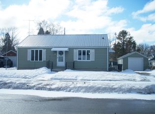 212 Stassen St, Algoma, WI 54201
