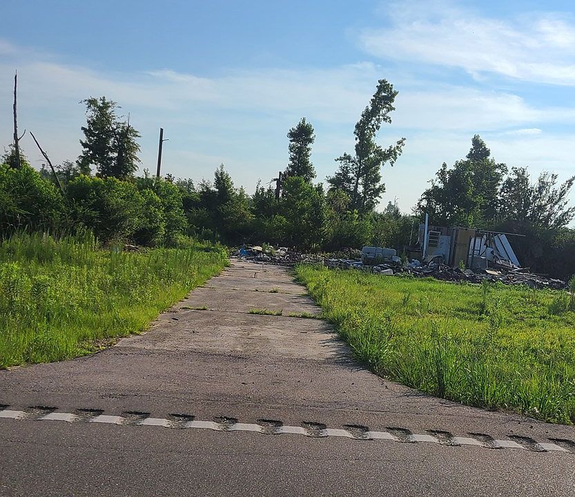 2nd image of 1042 Highway 28 W