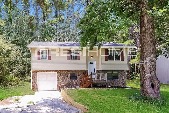 403 River Chase Dr — Photo 1