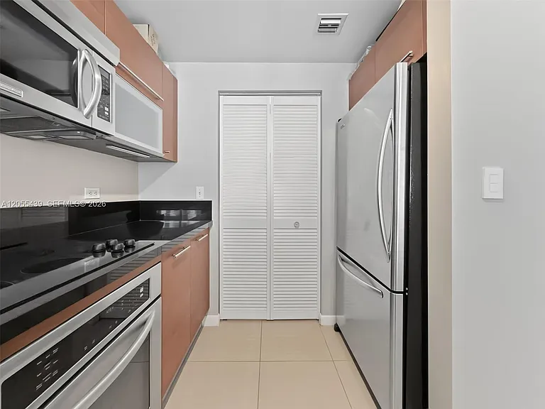 253 NE 2nd St #1804 — Photo 14