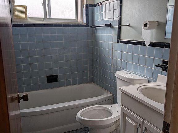 4th image of 25038 Campbell Ave