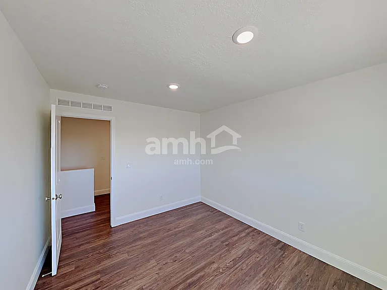2711 W 3400 S — Photo 11