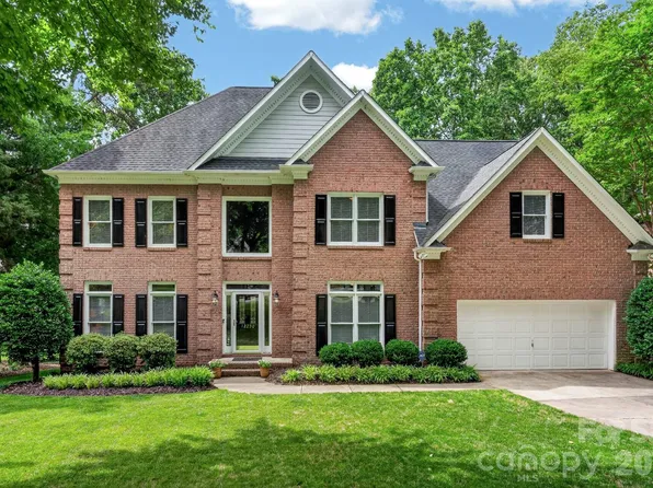 12230 Farnborough Rd, Huntersville, NC 28078