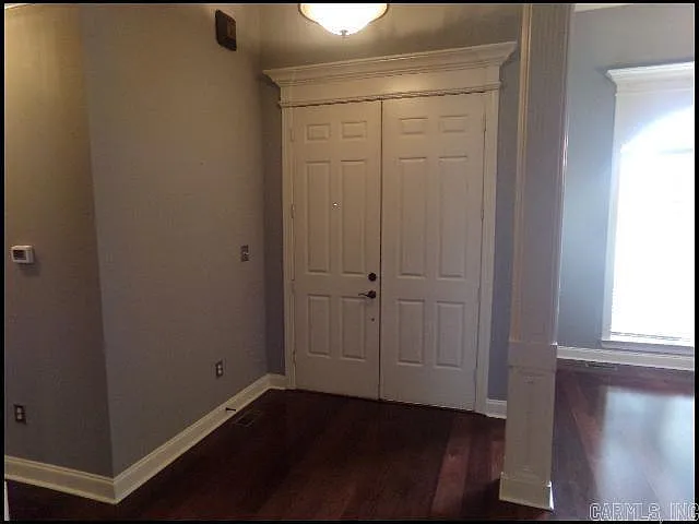 3 bed, 2.0 bath, 2104 sqft, $2,099 — Photo 3