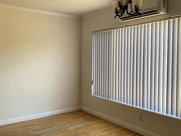4th image of 5261 Whitsett Ave
