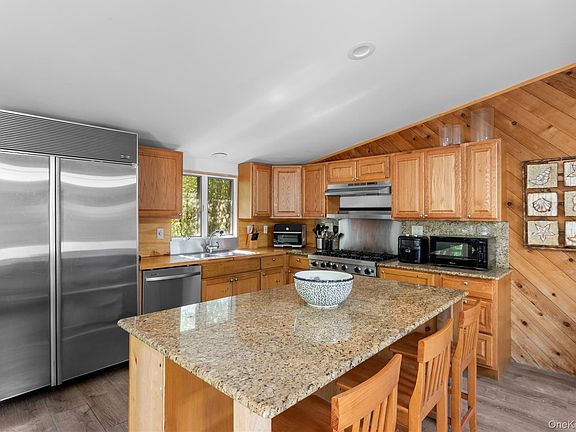 4th image of 313 Fire Island Boulevard
