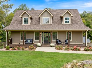 157 Gibbs Rd, Burns, TN 37029