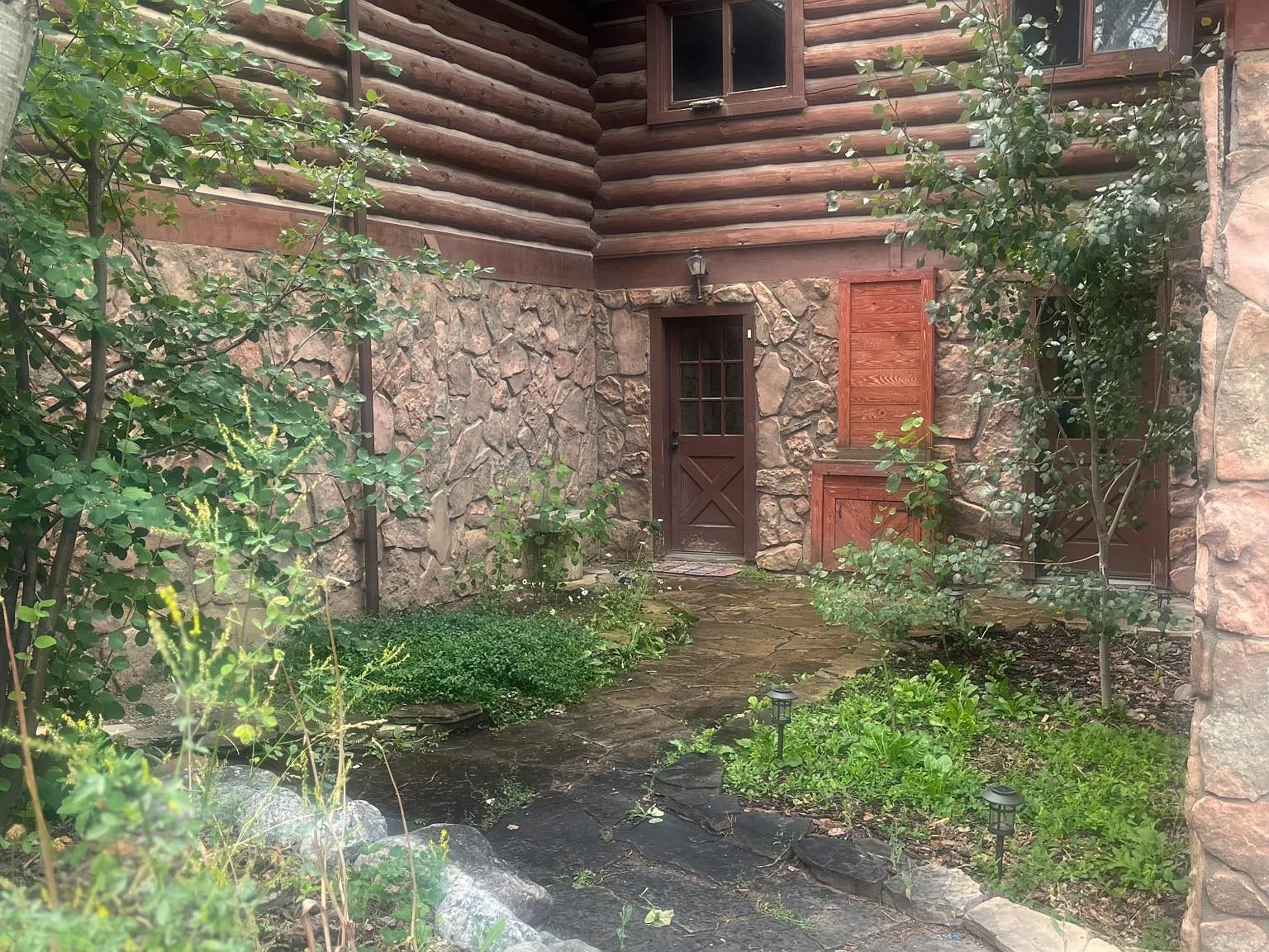 4 bed, 2100 sqft, $4,500 — Photo 2