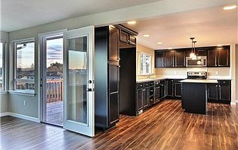 3rd image of 1015 S Woodland