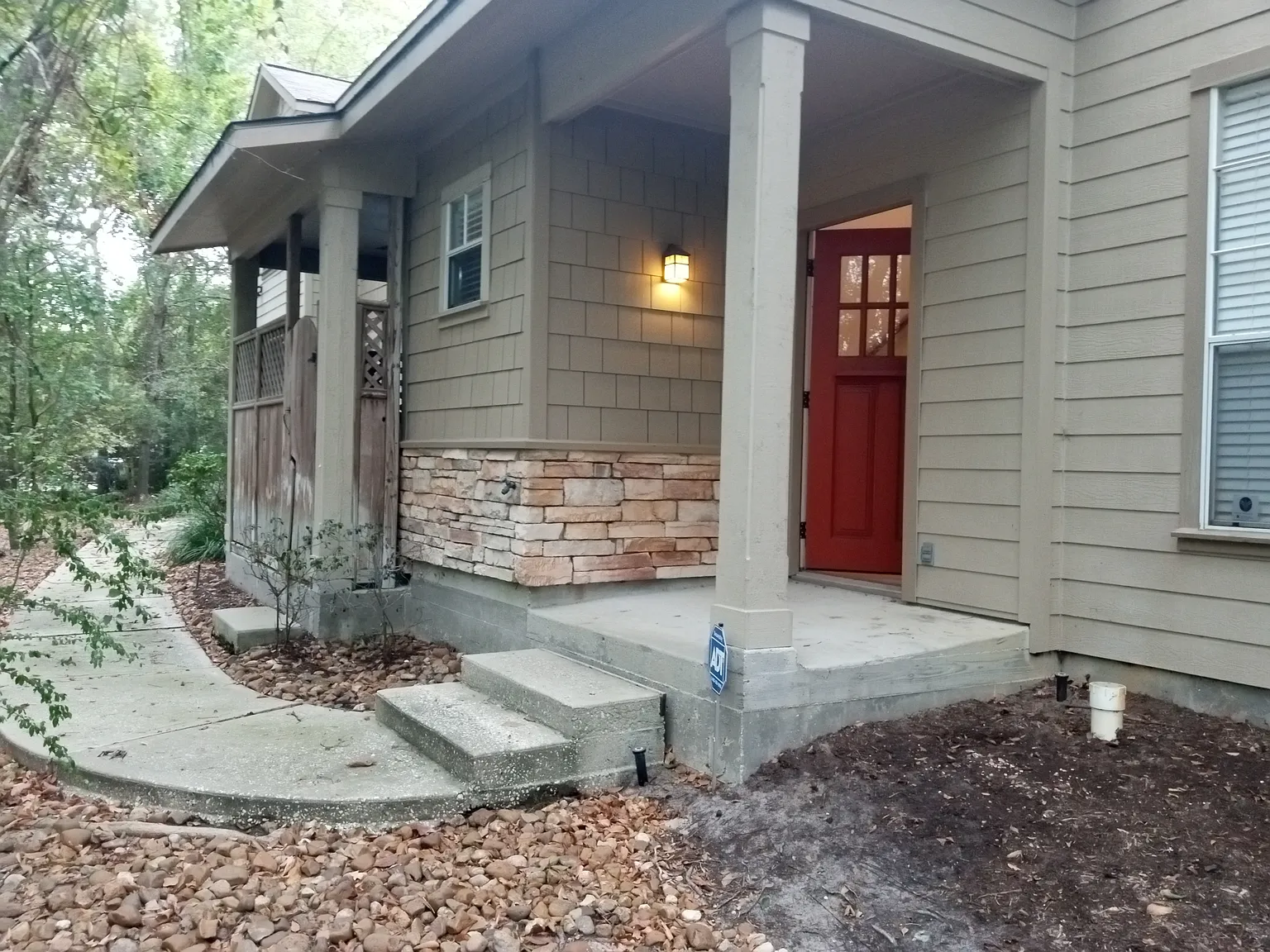 2 bed, 2.5 bath, 1571 sqft, $1,800 — Photo 1