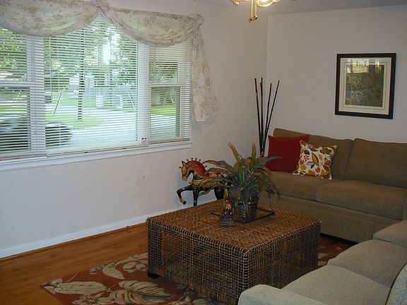 2nd image of 260 Dillon Dr
