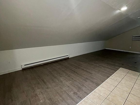 2nd image of 139 Huron St