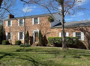 5325 Jewell Ln, Paducah, KY 42001