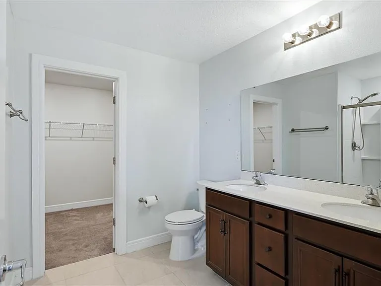 9108 Royal River Cir — Photo 29