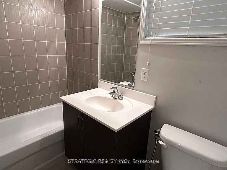 2444 Post Rd #4 — Photo 7
