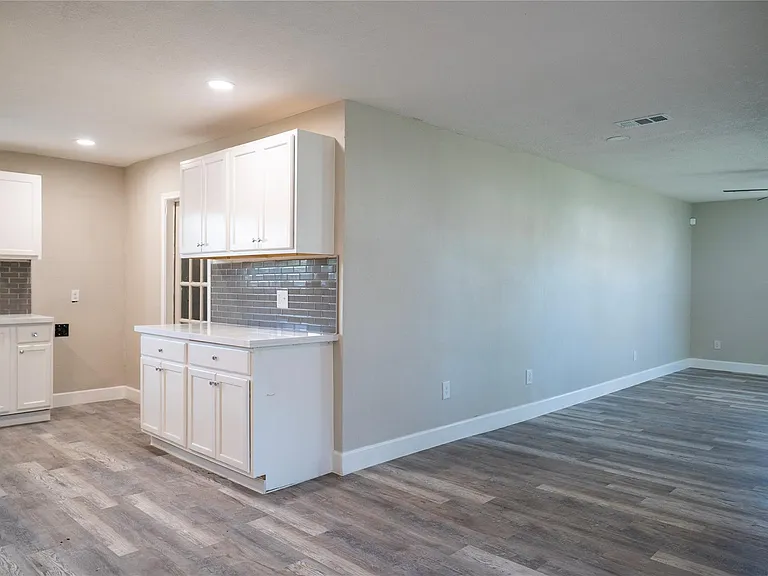 5502 Elm Tree Dr — Photo 9