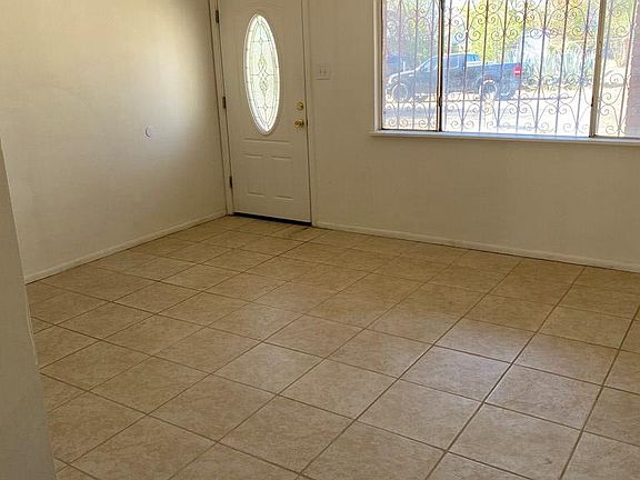 3rd image of 1258 Meadow Briar Ln