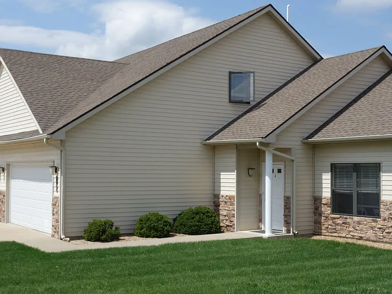 Manor Homes — Photo 43
