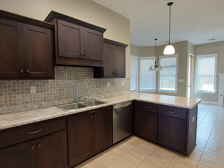 5285 Hurt Rd — Photo 7