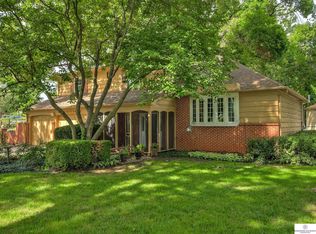 406 Kings Dr, Bellevue, NE 68005