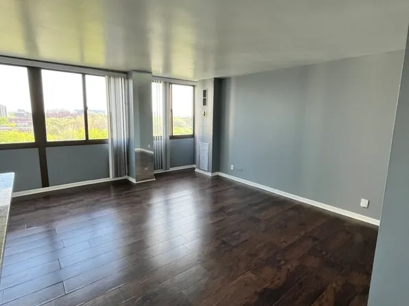 4800 S Lake Park Ave APT 1012, Chicago, IL 60615